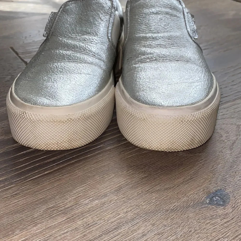 Kendall+Kylie slip on silver leather sneakers - Picture 7 of 8